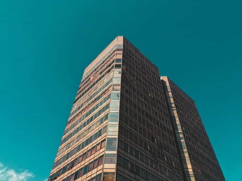 An office building with many stories in Asunción, Paraguay.