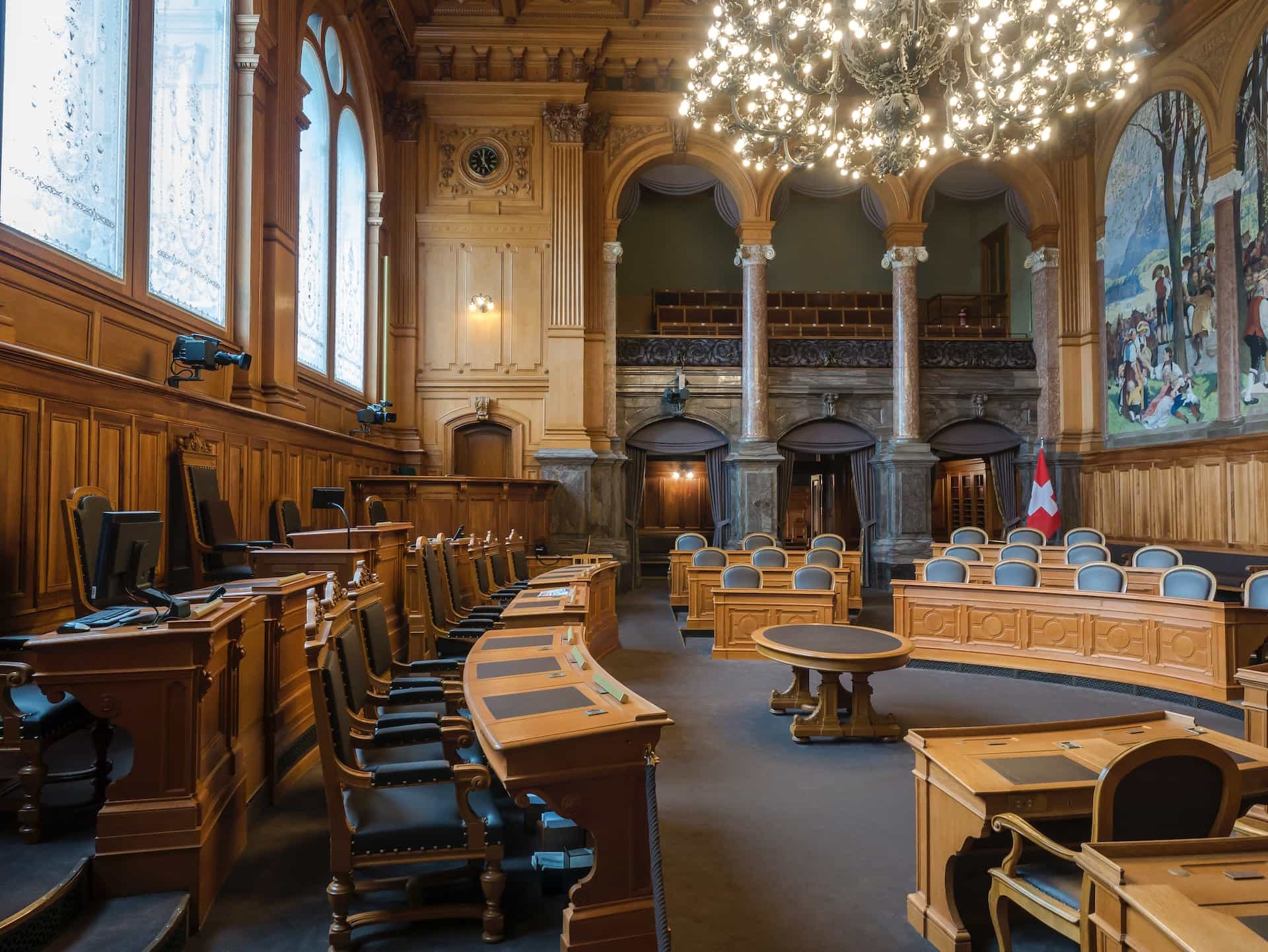 A courtroom featuring a chandelier.